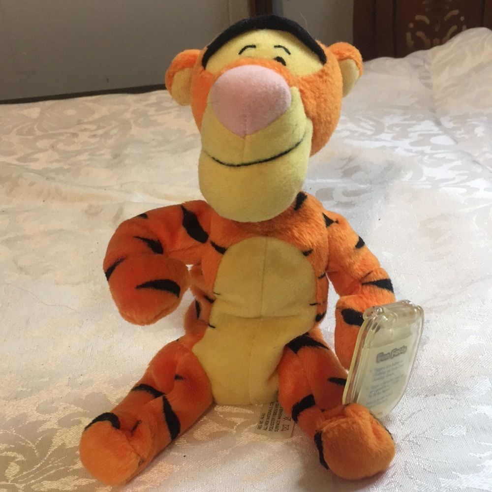 Vintage 1999 Mattel Disney Pooh Collection Star Bean Tigger Plush